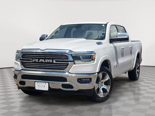 Ivory White Tri-Coat Pearlcoat 2020 RAM 1500 Laramie