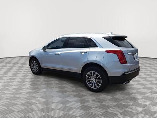 Radiant Silver Metallic 2017 Cadillac XT5 Luxury
