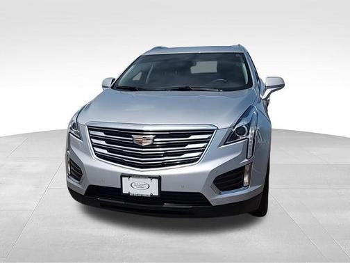 Radiant Silver Metallic 2017 Cadillac XT5 Luxury