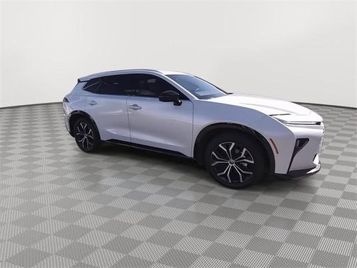 2025 Toyota Crown Signia XLE