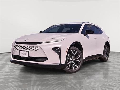 2025 Toyota Crown Signia XLE