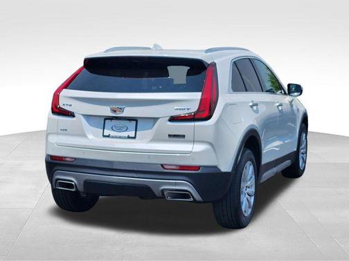Crystal White Tricoat 2022 Cadillac XT4 Premium Luxury