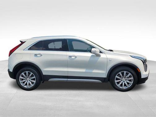 Crystal White Tricoat 2022 Cadillac XT4 Premium Luxury