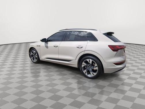 2021 Audi e-tron Premium