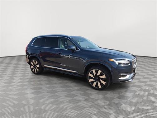 2024 Volvo XC90 Recharge Plug-In Hybrid T8 Plus Bright Theme 7-Seater
