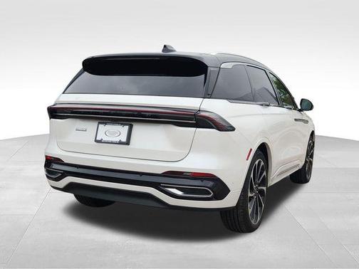 WHITE PLATINUM MET 3C 2024 Lincoln Nautilus Black Label