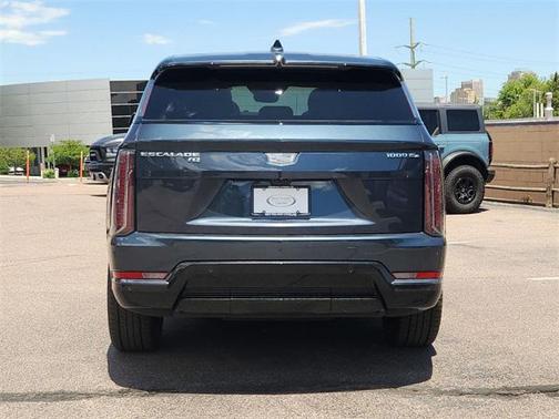 2025 Cadillac Escalade IQ Sport 2