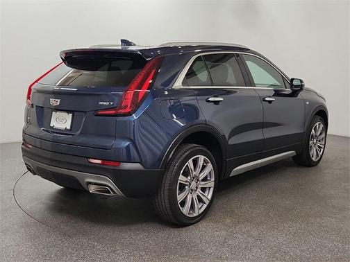 2021 Cadillac XT4 Premium Luxury