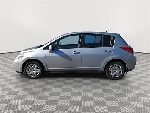 2010 Nissan Versa 1.8 S
