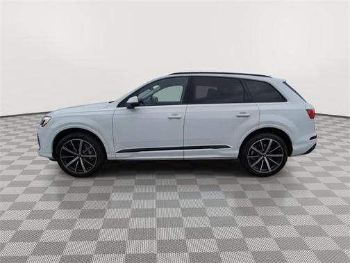 2025 Audi Q7 45 Premium Plus