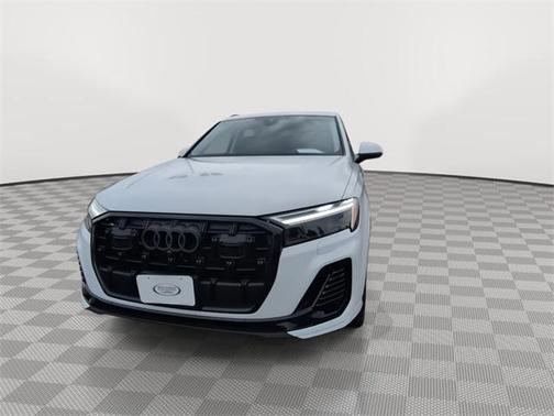 2025 Audi Q7 45 Premium Plus
