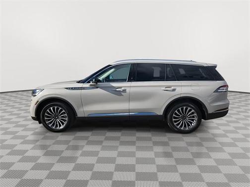 2022 Lincoln Aviator Standard AWD