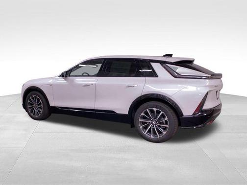 Crystal White Tricoat 2025 Cadillac LYRIQ Sport