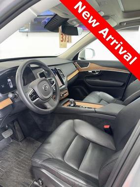 2023 Volvo XC90 B6 Core
