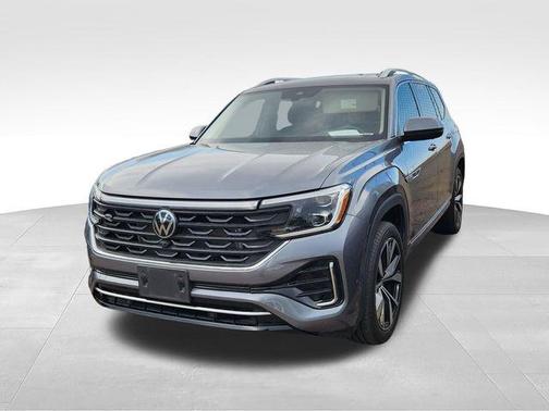 Platinum Gray Metallic 2024 Volkswagen Atlas 2.0T SEL Premium R-Line 4MOTION