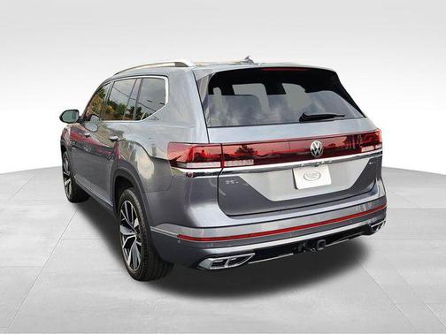 Platinum Gray Metallic 2024 Volkswagen Atlas 2.0T SEL Premium R-Line 4MOTION
