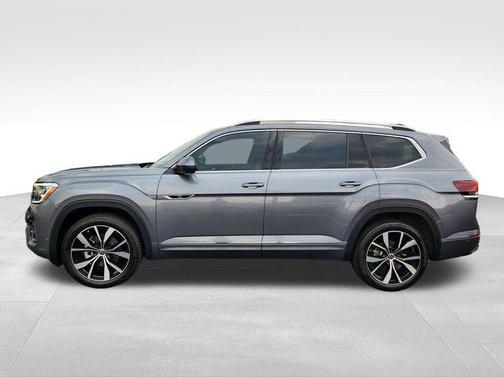 Platinum Gray Metallic 2024 Volkswagen Atlas 2.0T SEL Premium R-Line 4MOTION