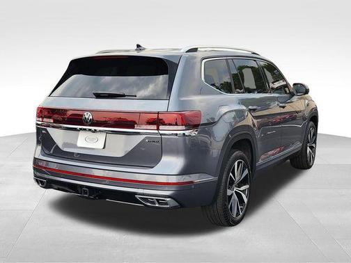 Platinum Gray Metallic 2024 Volkswagen Atlas 2.0T SEL Premium R-Line 4MOTION