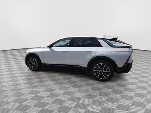 Crystal White Tricoat 2024 Cadillac LYRIQ Sport