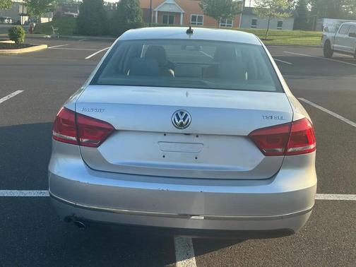 Silver 2014 Volkswagen Passat 1.8T Auto SEL Premium