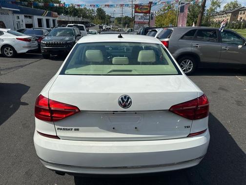 2016 Volkswagen Passat 1.8T SE