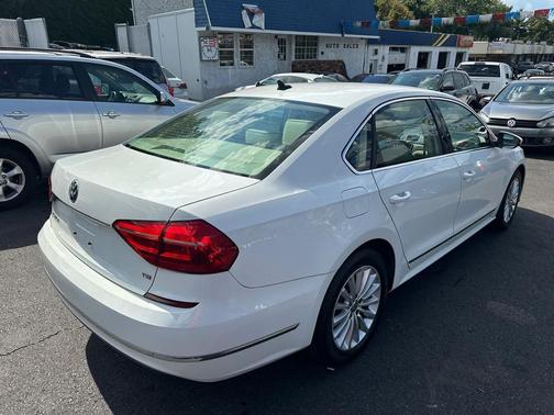 2016 Volkswagen Passat 1.8T SE