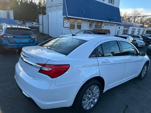 2014 Chrysler 200 LX
