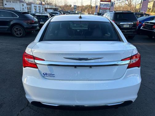 2014 Chrysler 200 LX