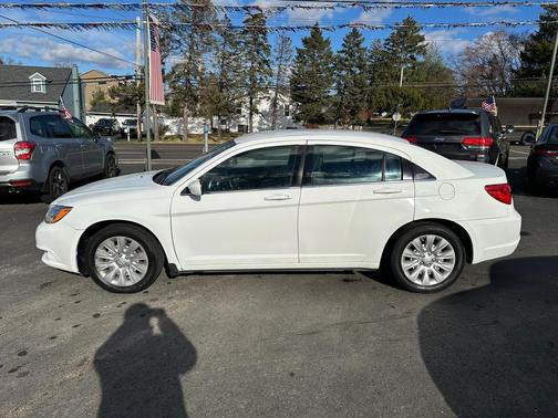2014 Chrysler 200 LX