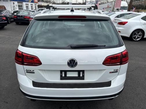 2017 Volkswagen Golf Alltrack TSI S
