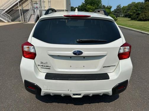 Crystal White Pearl 2016 Subaru Crosstrek 2.0i Limited