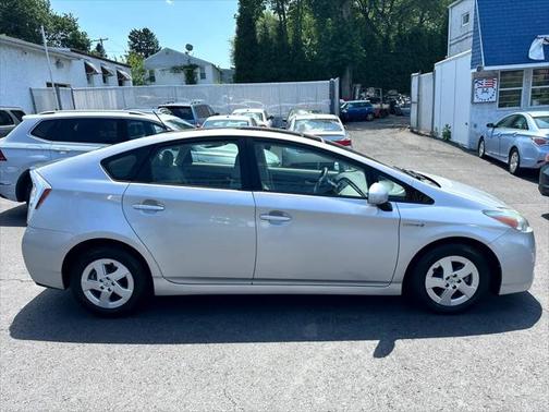 2010 Toyota Prius III