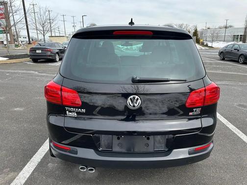2017 Volkswagen Tiguan 2.0T Wolfsburg Edition