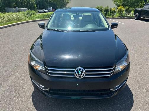 Deep Black Pearl 2015 Volkswagen Passat 1.8T Limited Edition