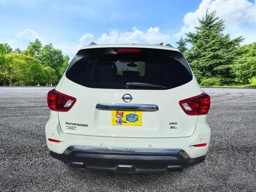 2019 Nissan Pathfinder SL