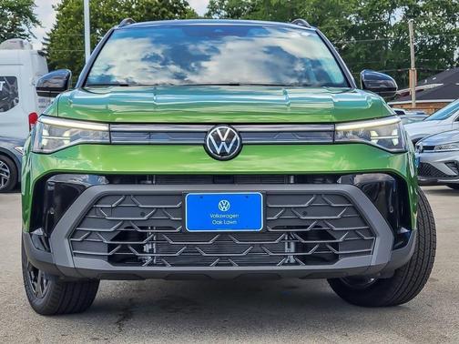 2025 Volkswagen Taos 1.5T SE Black