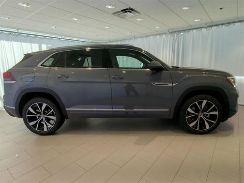 2025 Volkswagen Atlas Cross Sport 2.0T SEL Premium R-Line