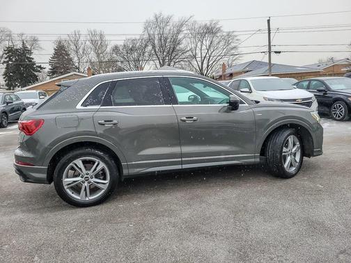 2022 Audi Q3 45 S line Premium