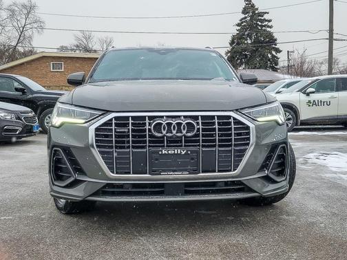 2022 Audi Q3 45 S line Premium