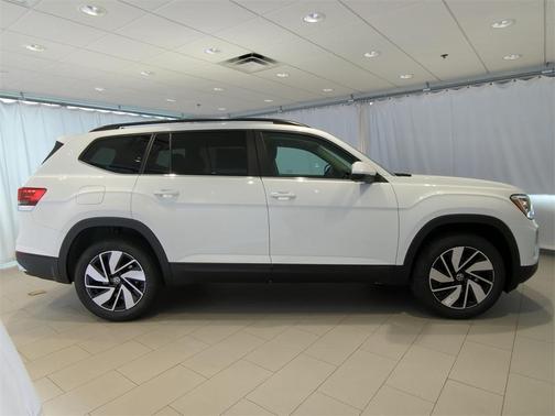 2025 Volkswagen Atlas 2.0T SE