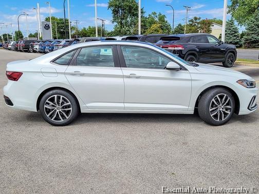 Opal White Pearl 2026 Volkswagen Jetta 1.5T SE
