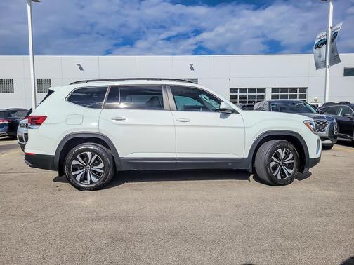 2024 Volkswagen Atlas 2.0T SE