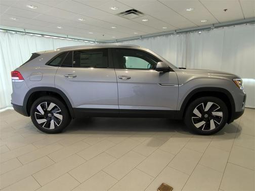 2025 Volkswagen Atlas Cross Sport 2.0T SE w/Technology