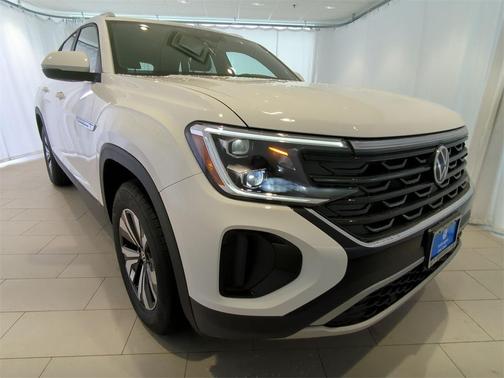 2025 Volkswagen Atlas Cross Sport 2.0T SE