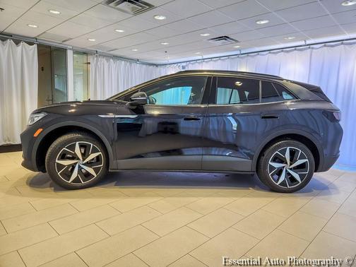 Deep Black Pearl Effect 2023 Volkswagen ID.4 Pro S