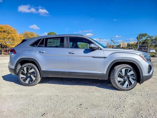 2026 Volkswagen Atlas Cross Sport 2.0T SE w/Technology