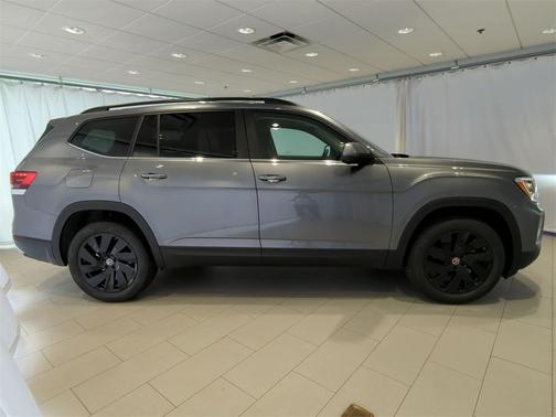 2025 Volkswagen Atlas 2.0T SE