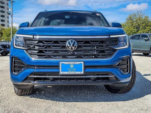 2025 Volkswagen Atlas Cross Sport 2.0T SEL Premium R-Line