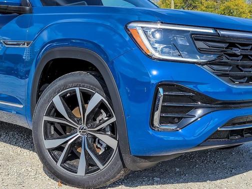 2025 Volkswagen Atlas Cross Sport 2.0T SEL Premium R-Line