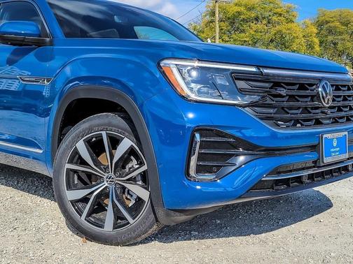 2025 Volkswagen Atlas Cross Sport 2.0T SEL Premium R-Line